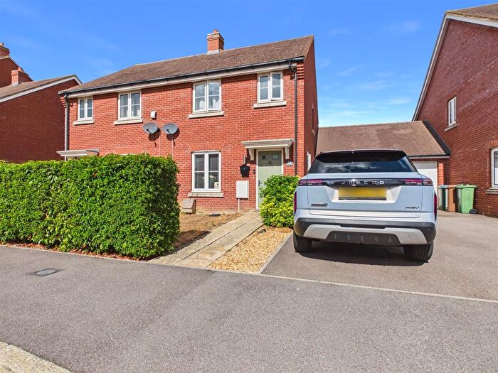 3 Bedroom Semi-Detached House For Sale In Merryweather Street, Berryfields, Aylesbury, HP18