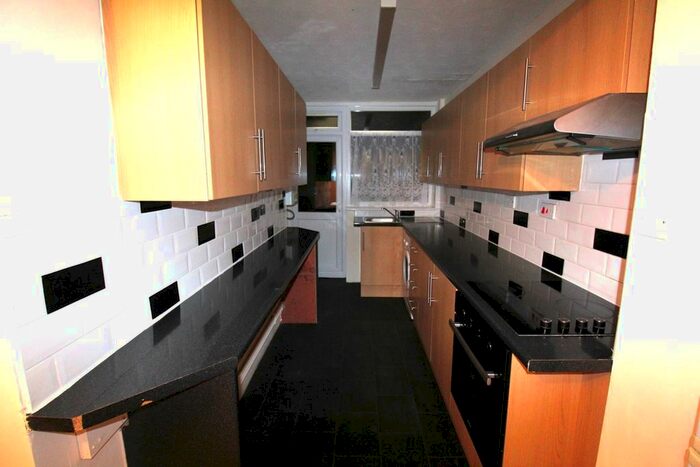 3 Bedroom Terraced House To Rent In Beam Avenue, Dagenham, RM10