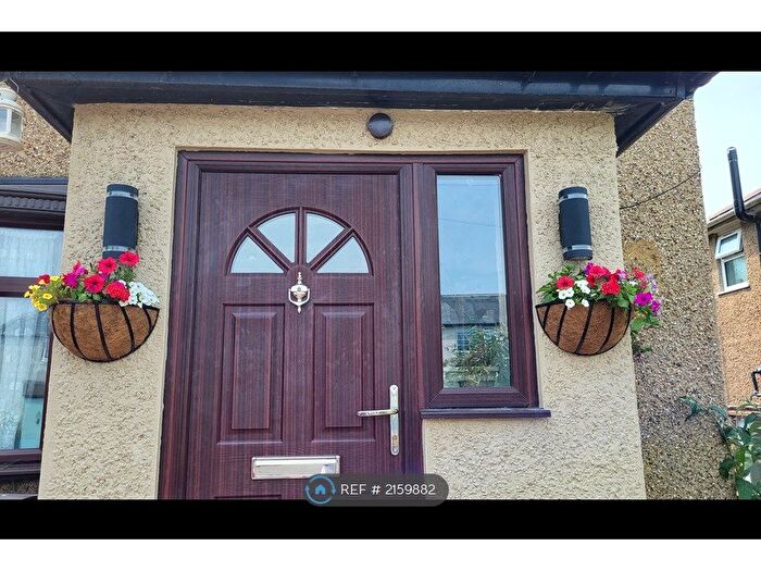 3 Bedroom Semi-Detached House To Rent In Marshall Avenue, St. Albans, AL3