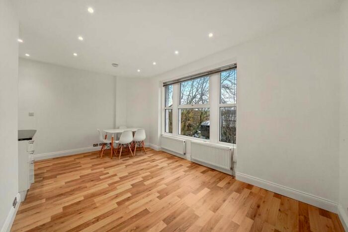 2 Bedroom Flat To Rent In Brondesbury Road, Kilburn, NW6