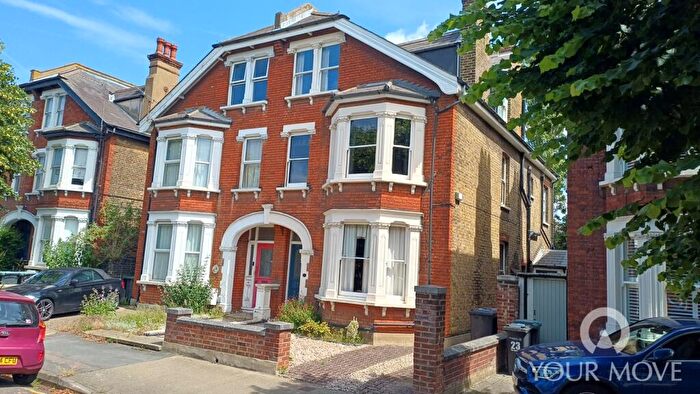 5 Bedroom Semi Detached House For Sale In The Avenue, Gravesend, Kent, DA11