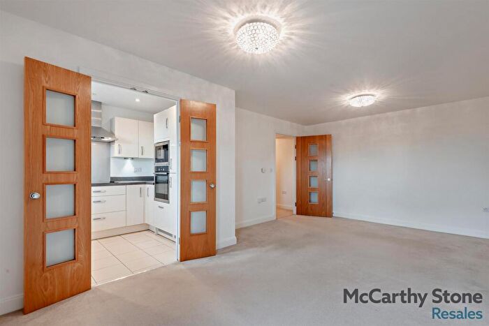 1 Bedroom Apartment For Sale In London Road, St. Albans, AL1