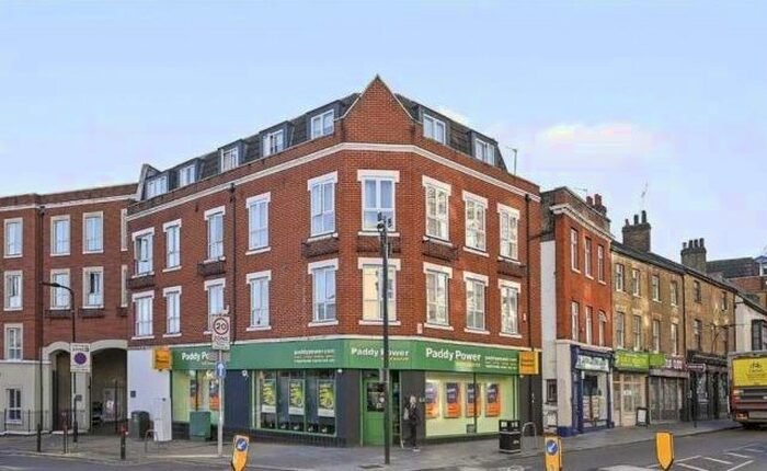 2 Bedroom Flat To Rent In Church Road, Acton, W3