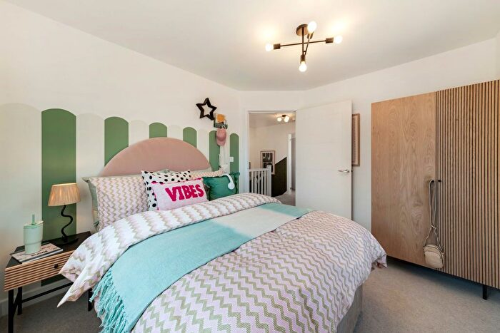 3 Bedroom Semi-Detached House For Sale In Ramsey Road, Huntingdon, PE26