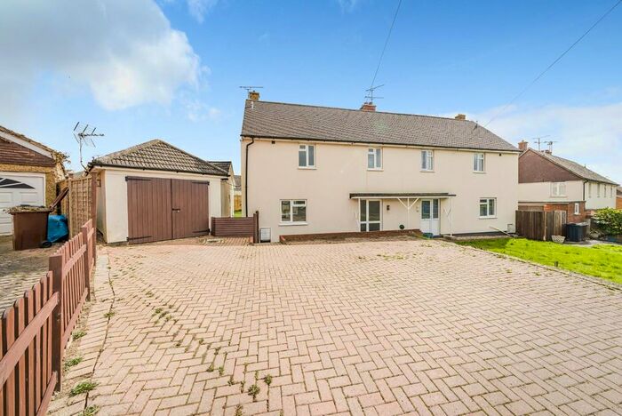 3 Bedroom Semi-Detached House For Sale In Downsway, Charing, Ashford, TN27