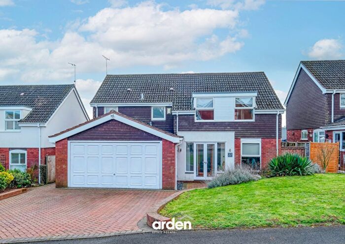 4 Bedroom Detached House For Sale In Harvington Road, Bromsgrove, B60