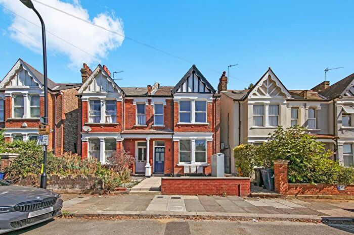 1 Bedroom Flat To Rent In Julian Avenue, London, W3