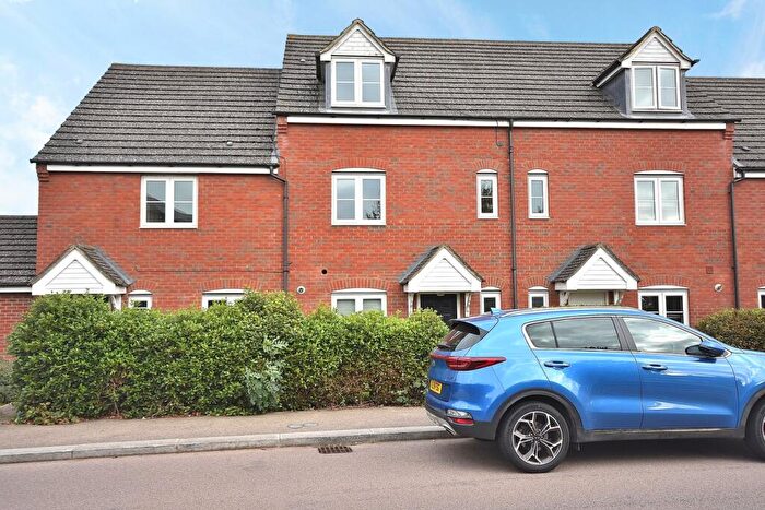 3 Bedroom Terraced House For Sale In St Crispin Drive, Northampton, NN5