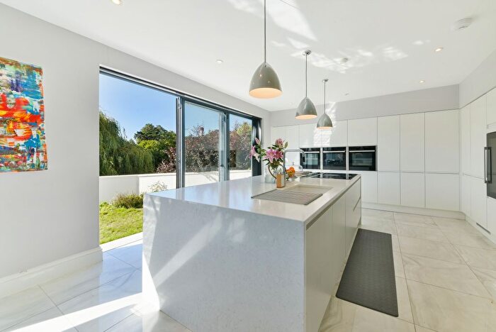 6 Bedroom Detached House To Rent In Foxgrove Avenue, Beckenham, BR3