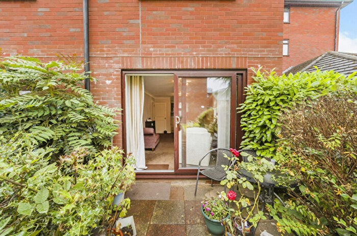 1 Bedroom Retirement Property For Sale In Farnborough Common, Orpington, Kent, BR6