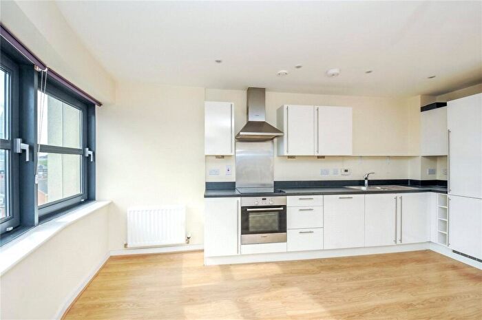 2 Bedroom Apartment To Rent In Watlington Street, Reading, Berkshire, RG1