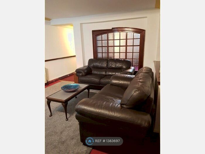 2 Bedroom Flat To Rent In Redlands Road, Glasgow, G12