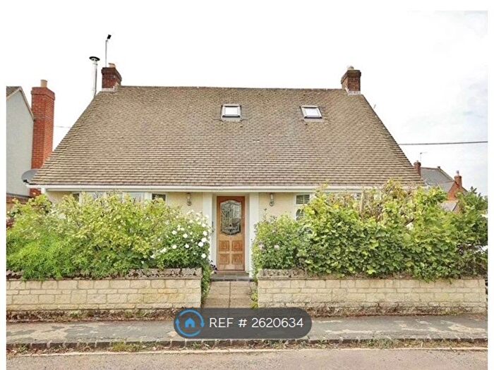 4 Bedroom Detached House To Rent In New Road, Long Hanborough, Witney, OX29