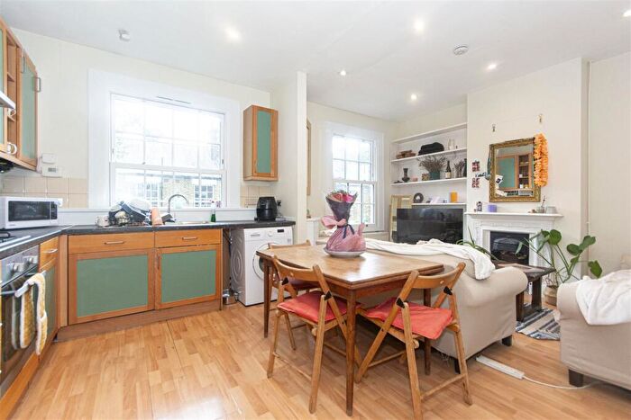 2 Bedroom Flat To Rent In Reform Street, Battersea, SW11