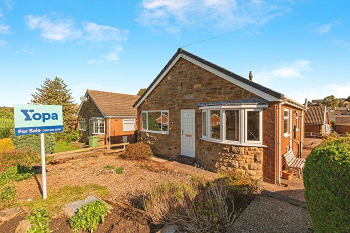2 Bedroom Detached Bungalow For Sale In Springfield Close, Huddersfield, HD8