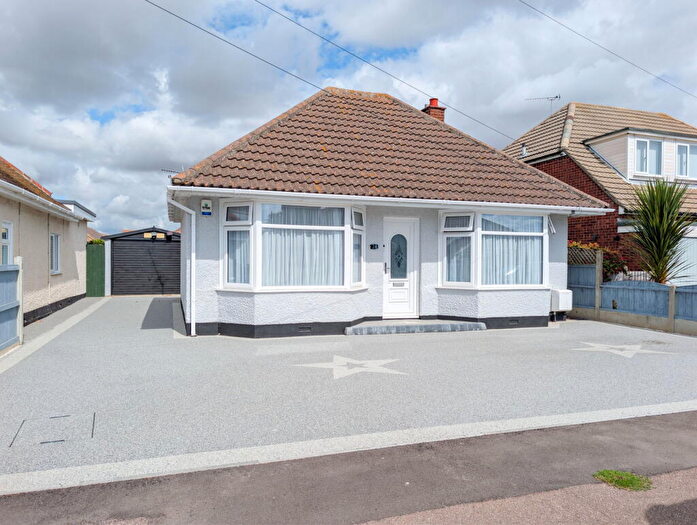 3 Bedroom Detached Bungalow For Sale In Bockings Grove, Clacton-on-sea, CO16