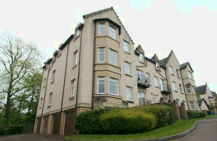 3 Bedroom Flat To Rent In Easter Steil, Edinburgh, Midlothian, EH10