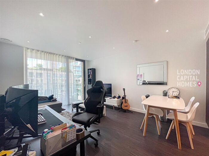 2 Bedroom Flat To Rent In Catalina House, Canter Way, London, E1