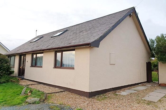 3 Bedroom Bungalow To Rent In Isallt Estate, Holyhead, LL65