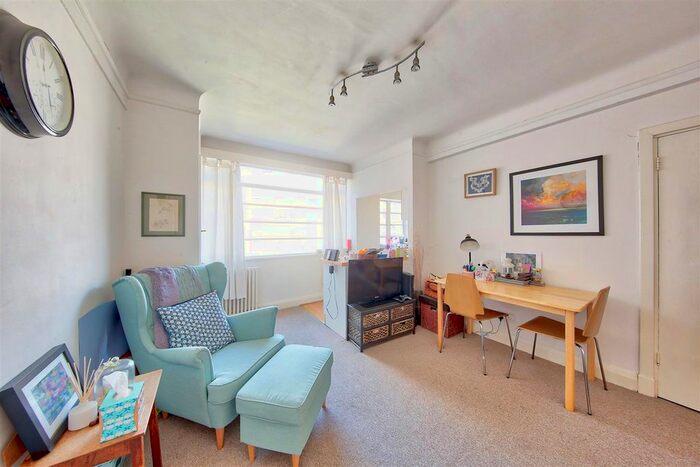 1 Bedroom Flat To Rent In Balham High Road, London, SW17