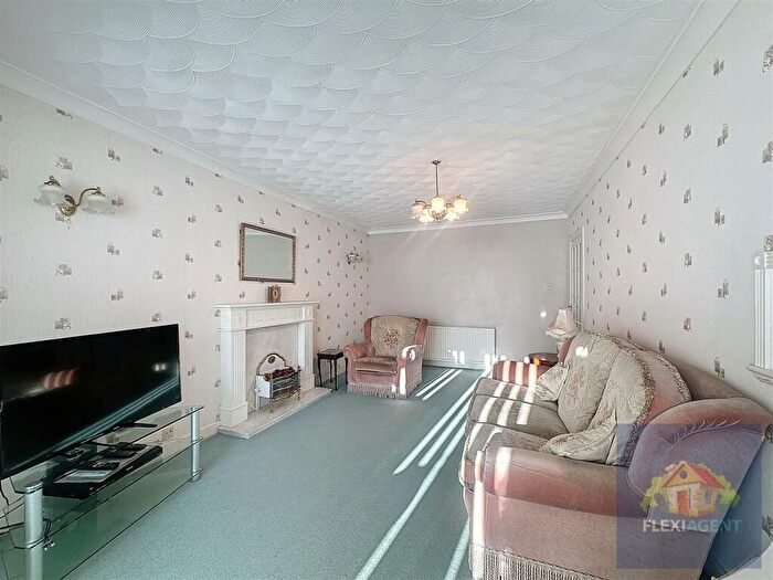 2 Bedroom Semi-Detached Bungalow For Sale In Preston New Road, Southport, PR9