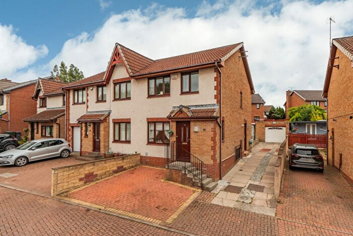 3 Bedroom Villa For Sale In Guardwell Crescent, Edinburgh, EH17