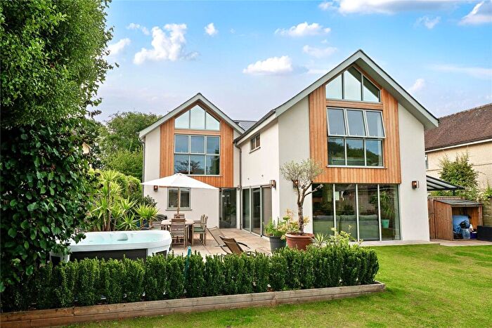 4 Bedroom Detached House For Sale In Milford Road, Lymington, Hampshire, SO41