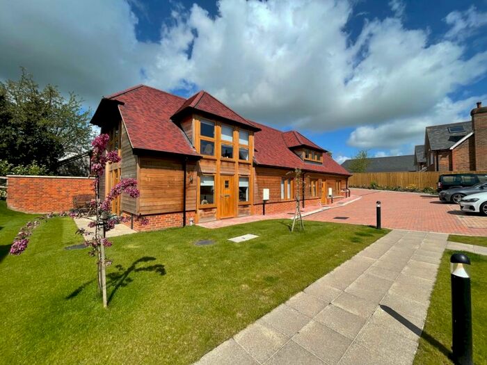 2 Bedroom Apartment To Rent In East Illsley, Berkshire, RG20