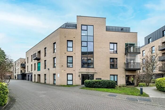 3 Bedroom Flat To Rent In Newman Close, London, NW10