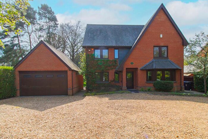 4 Bedroom Detached House To Rent In Church Road, Fleet, GU51