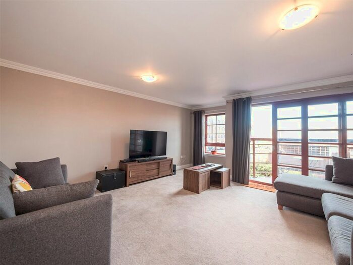 2 Bedroom Flat To Rent In Orchard Brae Avenue, Edinburgh, EH4