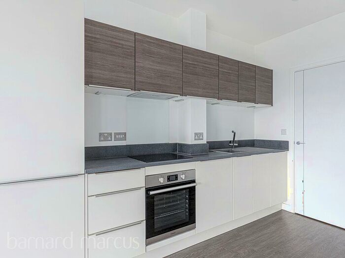 1 Bedroom Apartment To Rent In - High Road, London, N20