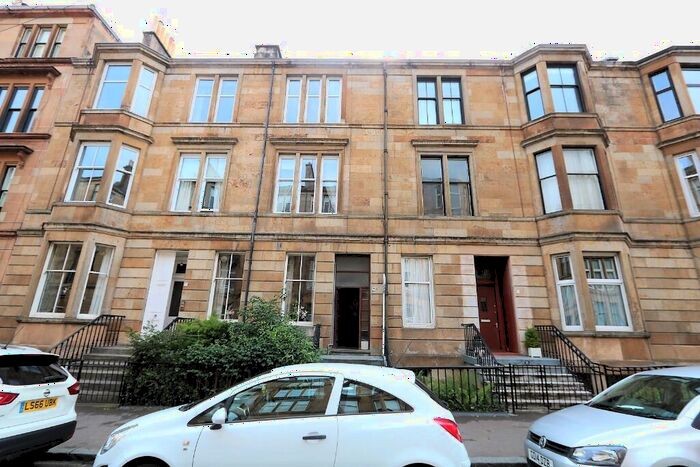3 Bedroom Flat To Rent In Roxburgh Street, Glasgow, G12