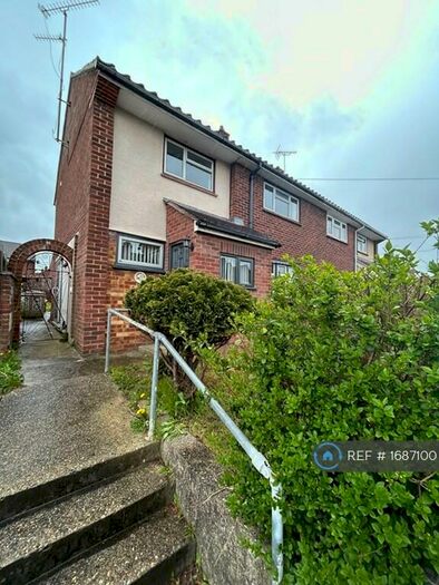 3 Bedroom Semi-Detached House To Rent In Arbour Lane, Chelmsford, CM1