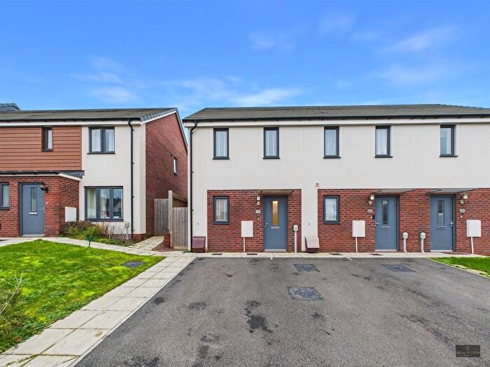 2 Bedroom Property For Sale In Moore Meadow, Tithebarn, Exeter, EX1