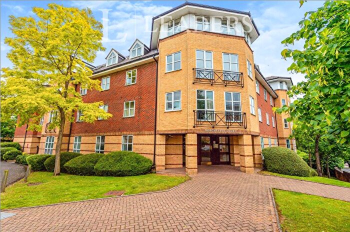 1 Bedroom Property To Rent In Dorchester Court, AL1