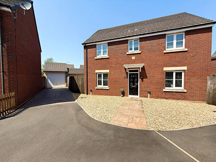 4 Bedroom Detached House For Sale In Rhodfa'r Afon, Aberdare, Rhondda Cynon Taf, CF44