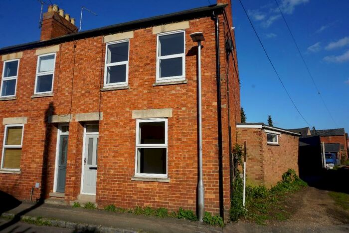 2 Bedroom Terraced House To Rent In East Street, Olney, MK46