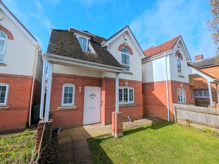 4 Bedroom Detached House To Rent In Malvern Road, Moordown, Bournemouth, BH9