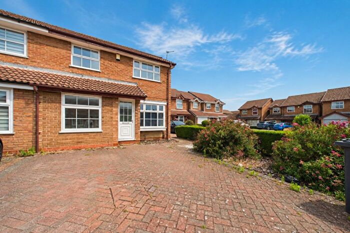 4 Bedroom Semi-Detached House To Rent In Fernhurst Road, Calcot, Reading, Berkshire, RG31