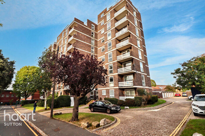 2 Bedroom Flat For Sale In Manor Park Road, Sutton, SM1