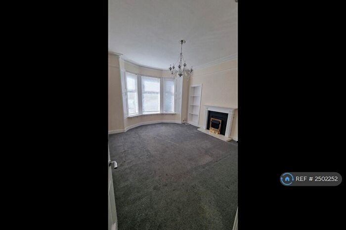 2 Bedroom Flat To Rent In Pretoria Road, Larbert, FK5
