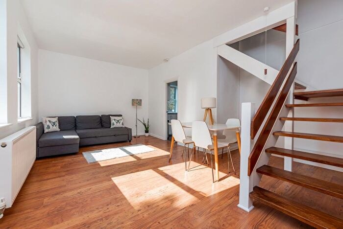 2 Bedroom Flat To Rent In Carleton Road, London, N7