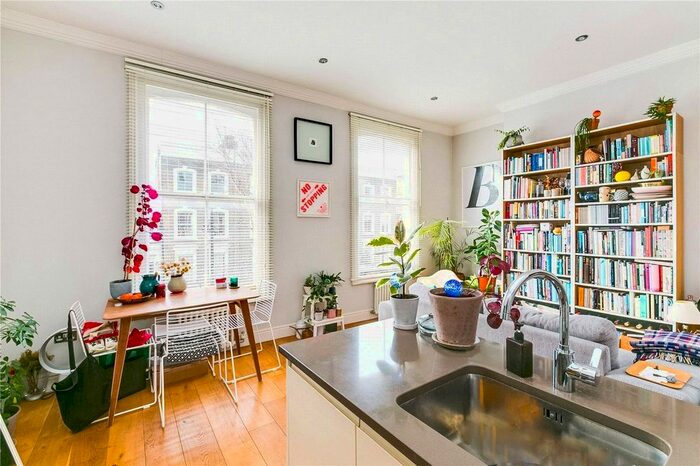 2 Bedroom Flat To Rent In Northchurch Road, Islington, London, N1