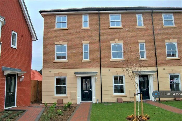 3 Bedroom End Of Terrace House To Rent In Guelder Rose, Dunmow, CM6