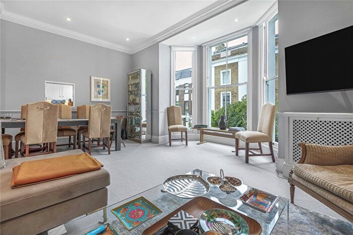 2 Bedroom Flat To Rent In Hyde Park Gate, Kensington, London, SW7