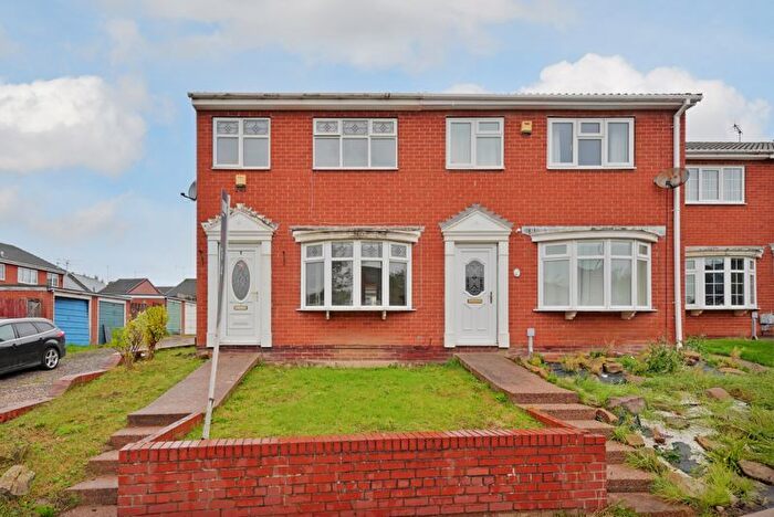 3 Bedroom Semi-Detached House To Rent In Normanton Spring Court, Sheffield, S13