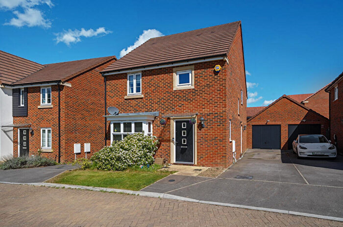 4 Bedroom Detached House For Sale In Paice Gardens, Basingstoke, Hampshire, RG24