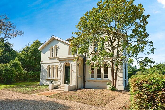 5 Bedroom Detached House To Rent In New Barn Road, East Cowes, PO32