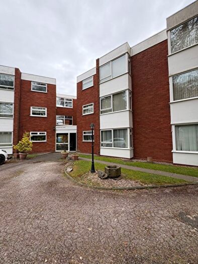 2 Bedroom Flat For Sale In Washington Court, Finchfield Road West, Wolverhampton, West Midlands, WV3